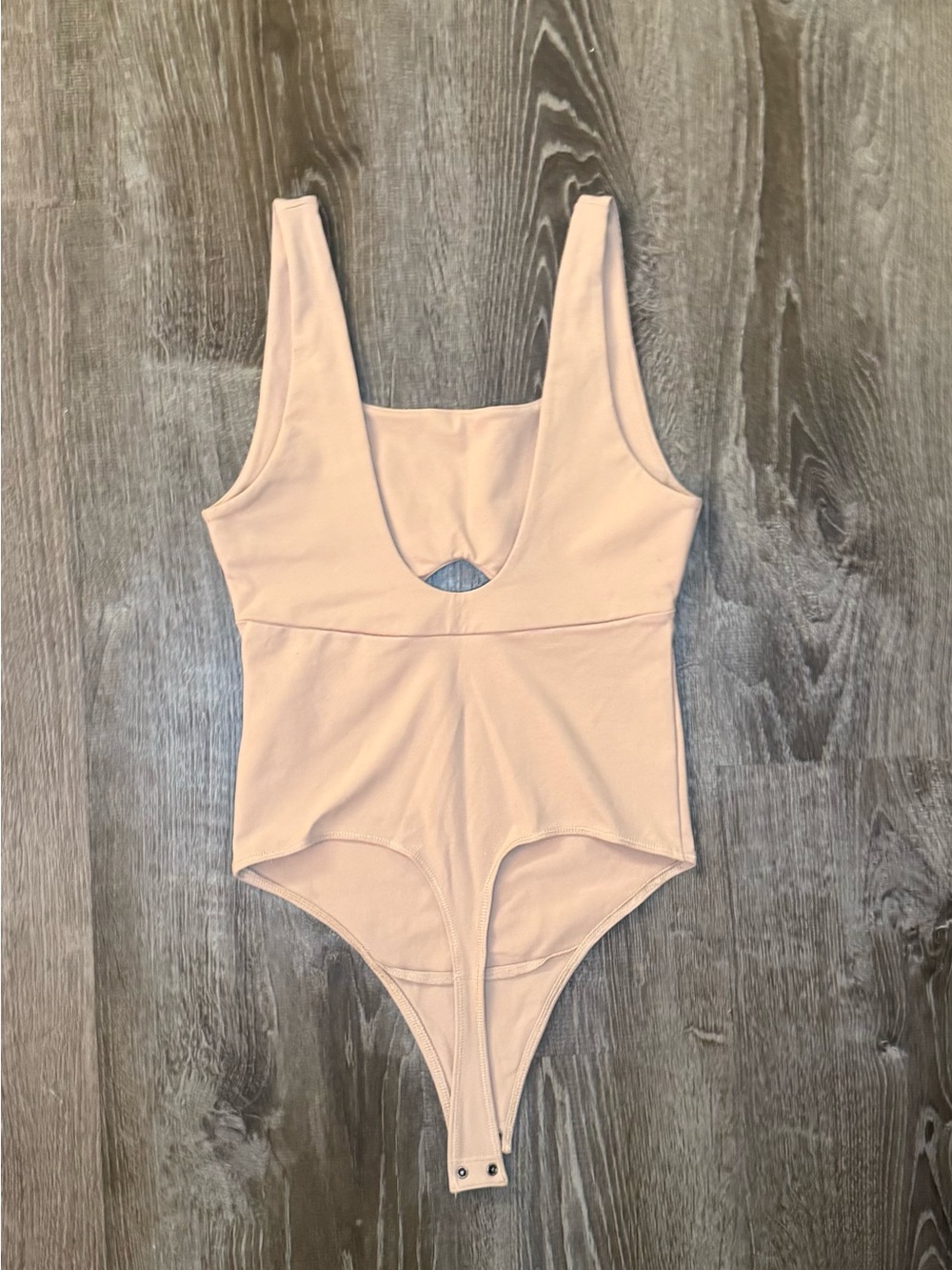 Abercrombie & Fitch Soft Scoop Bodysuit in Nude - Picture 2 of 3